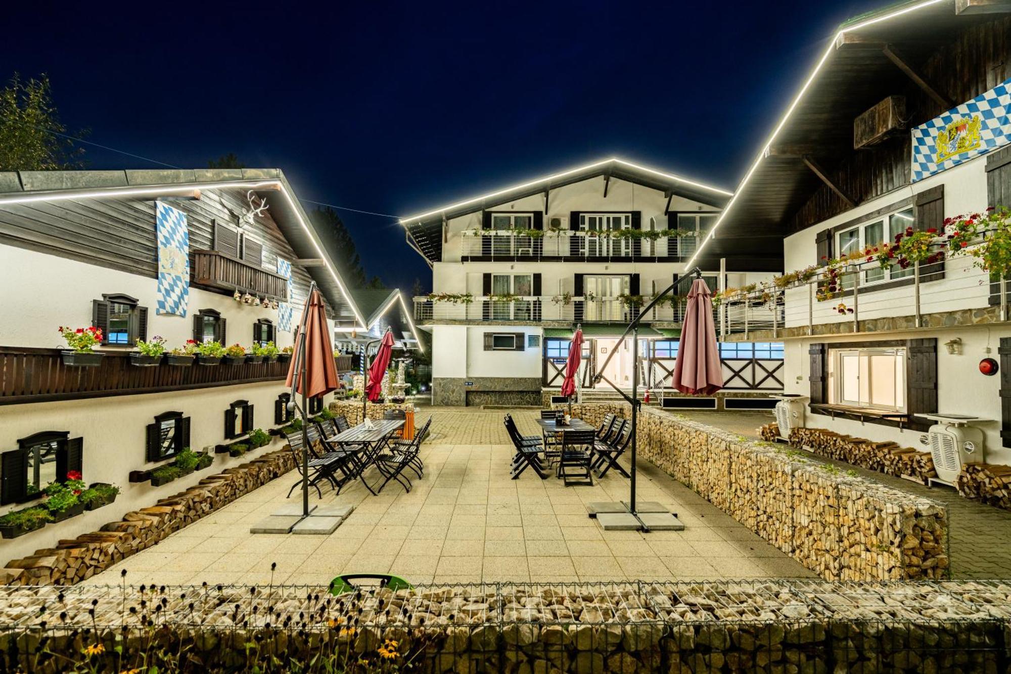 Casa Augsburg Hotell Băneşti Eksteriør bilde