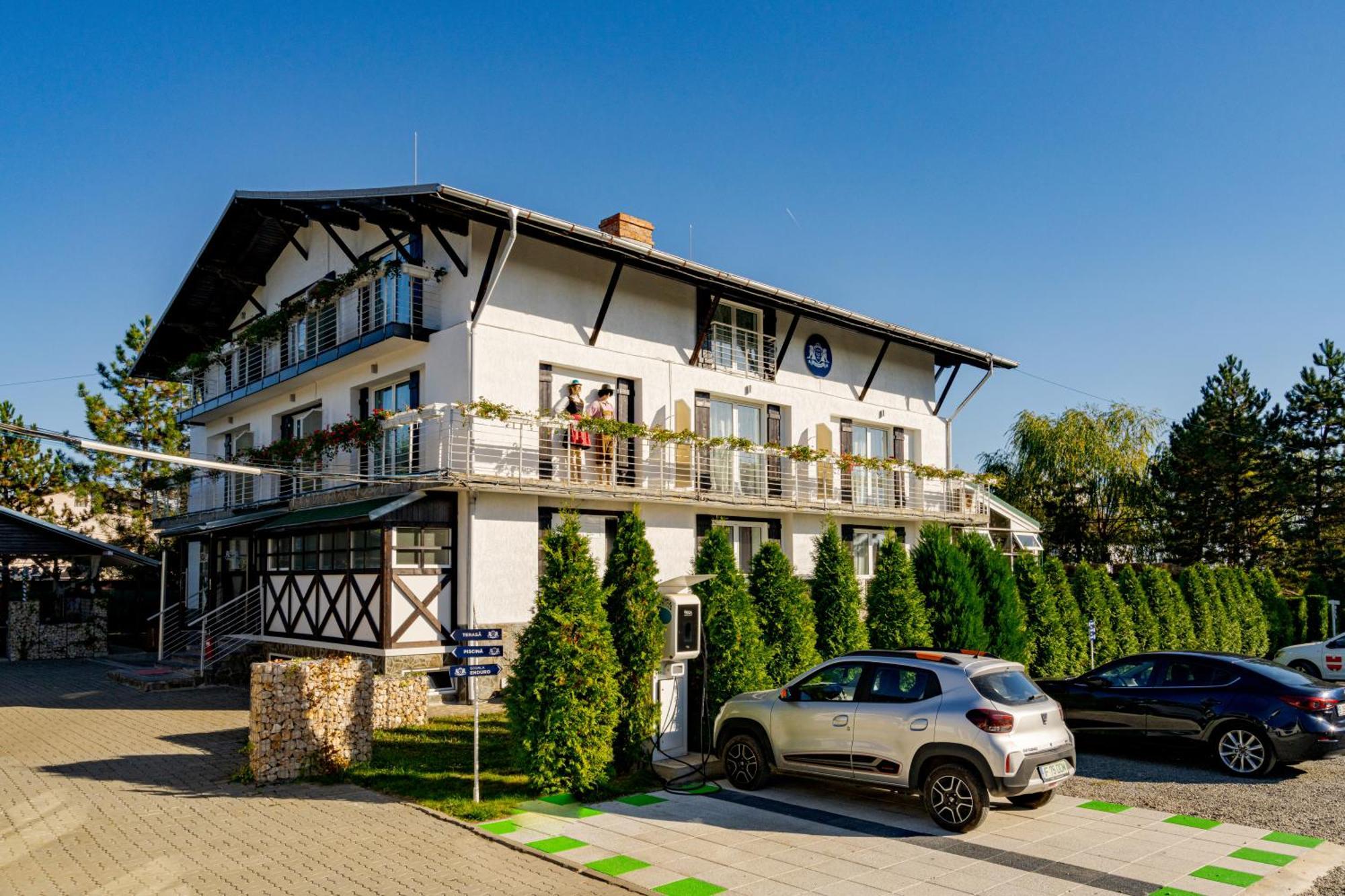 Casa Augsburg Hotell Băneşti Eksteriør bilde