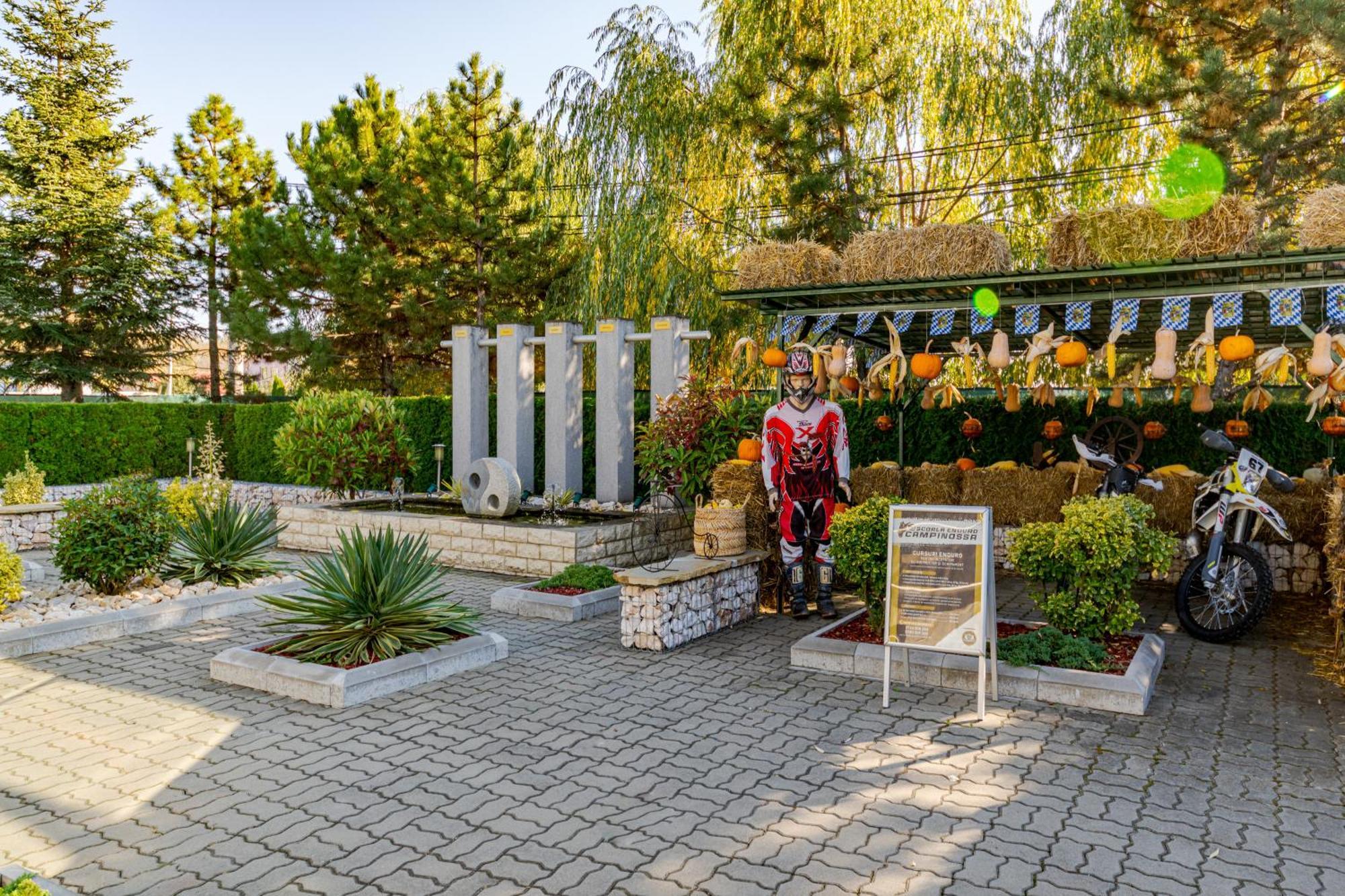 Casa Augsburg Hotell Băneşti Eksteriør bilde